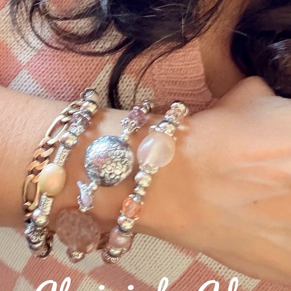 Strawberry quartz and moonstone silver bracelet - Picture 3 of 3